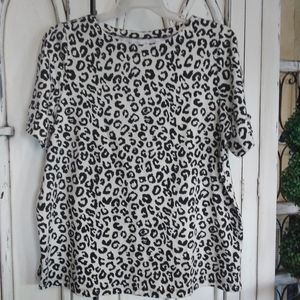 Leopard print tee